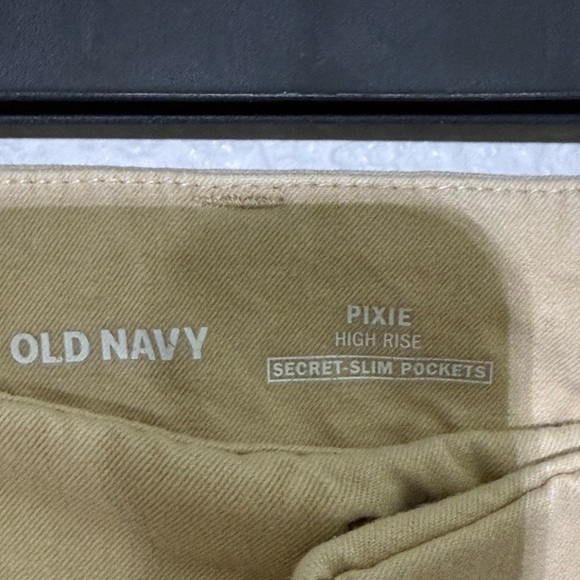 Old Navy Tan High Rise Pixie Pants, size 6 - Picture 5 of 6